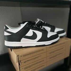 Womens Dunk Low Next Nature Black/White, Size 7